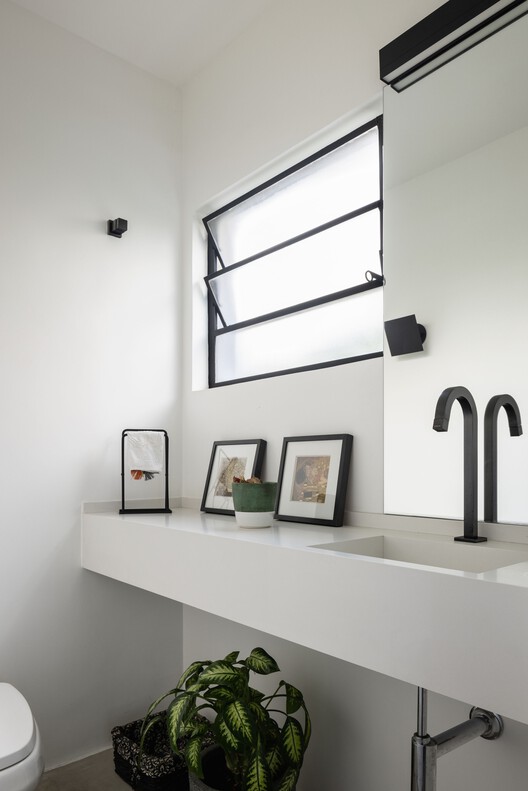 Residencia TCV / André Becker - Fotografía interior, Baño, Iluminación, Tarjas