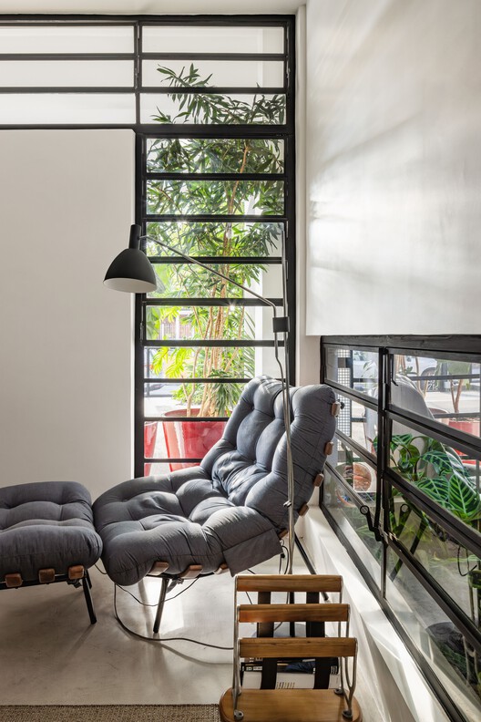 Residencia TCV / André Becker - Fotografía interior, Sala de estar, Sillas, Iluminación