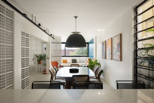 Residencia TCV / André Becker - Fotografía interior, Mesas, Sillas, Iluminación, Vidrio