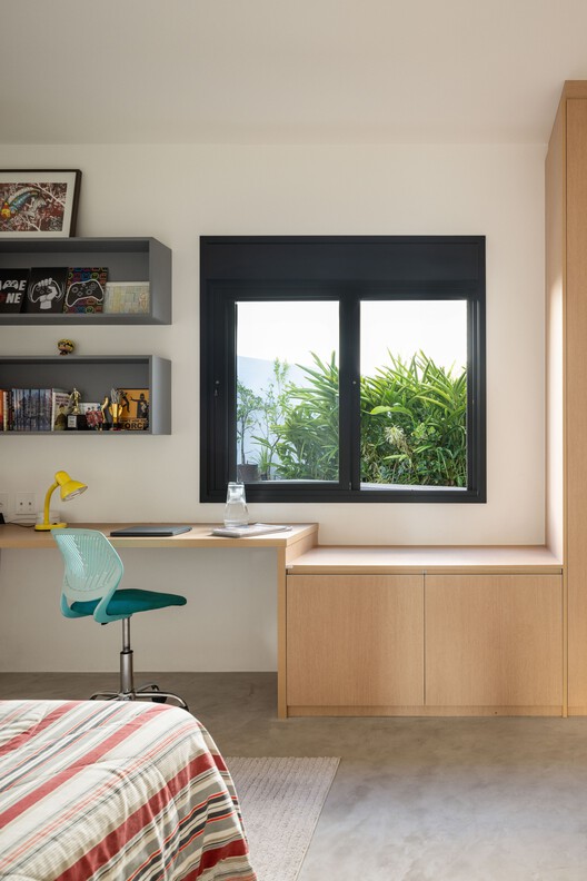 Residencia TCV / André Becker - Fotografía interior, Dormitorio, Madera, Estanterías, Iluminación, Vidrio