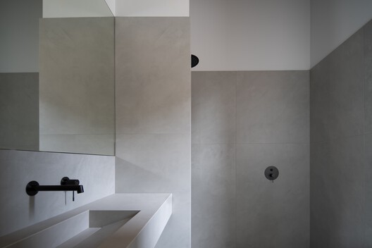 Casa Reversa / Héctor Navarro + ARKHITEKTON - Fotografía interior, Baño, Concreto, Tarjas