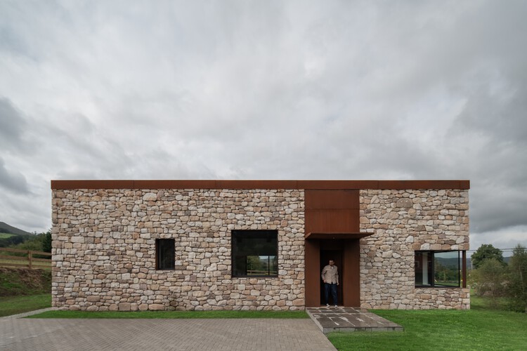 Casa Reversa / Héctor Navarro + ARKHITEKTON - fotografía exterior, ladrillo