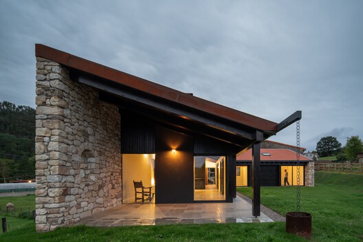 Casa Reversa / Héctor Navarro + ARKHITEKTON - Imagen 23 de 28