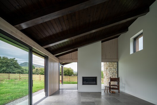 Casa Reversa / Héctor Navarro + ARKHITEKTON - Fotografía interior, Concreto, Fijación Vigas