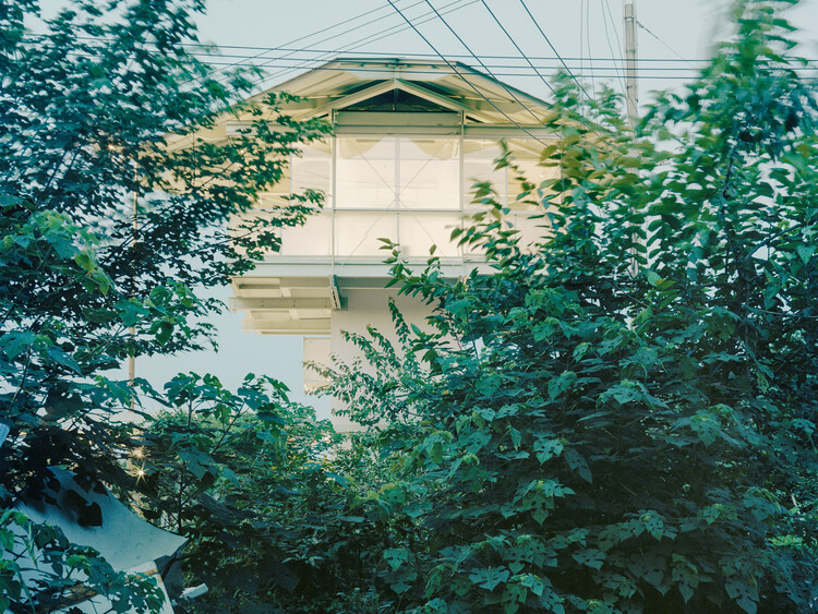 Una pequeña librería abierta las 24 horas/SZ-ARCHITECTS - Foto exterior
