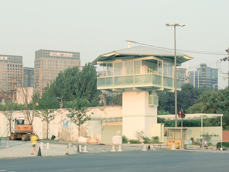 Una pequeña librería abierta las 24 horas/SZ-ARCHITECTS - Foto exterior