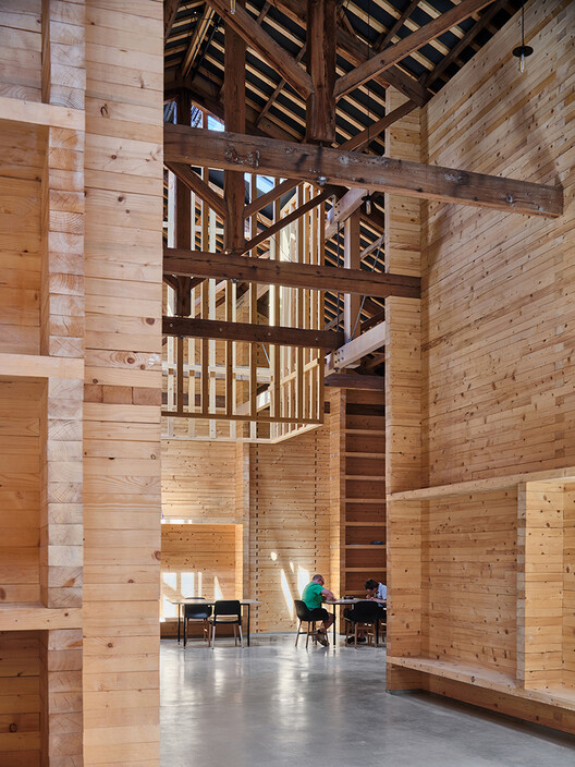 Restauración del Vapor Cortez. Prodis 1933 / HARQUITECTES - Fotografía de interiores, madera, vigas fijas