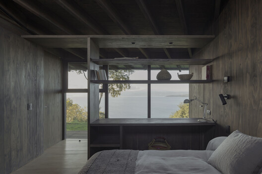 New Port House / Lezaeta Lavanchy + Tomás Tironi - Interior Photography, Bedroom, Wood, Bed