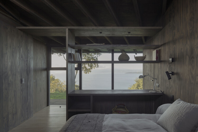 Casa Puerto Nuevo / Lezaeta Lavanchy + Tomás Tironi - fotografía de interiores, dormitorio, madera, cama