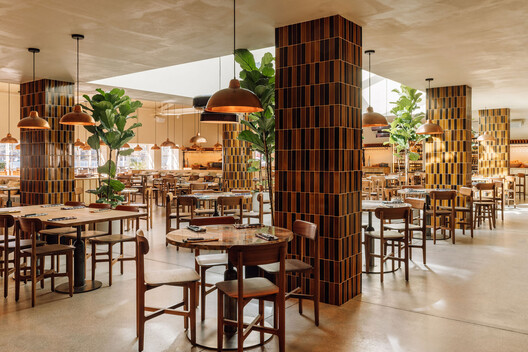 Restaurante ZeroZero Belem / LADO Arquitectura e Design - Fotografia de Interiores, Sala de Jantar, Madeira, Cadeira