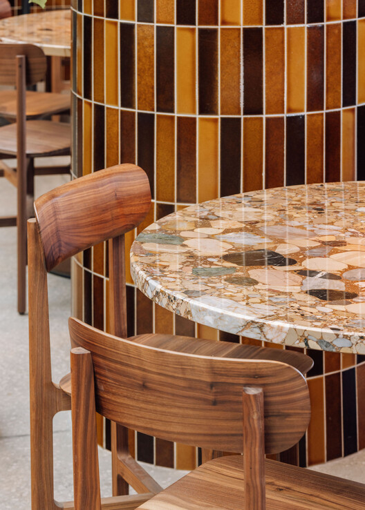 Restaurante ZeroZero Belem / LADO Arquitectura e Design - Fotografia de Interiores, Madeira, Cadeira