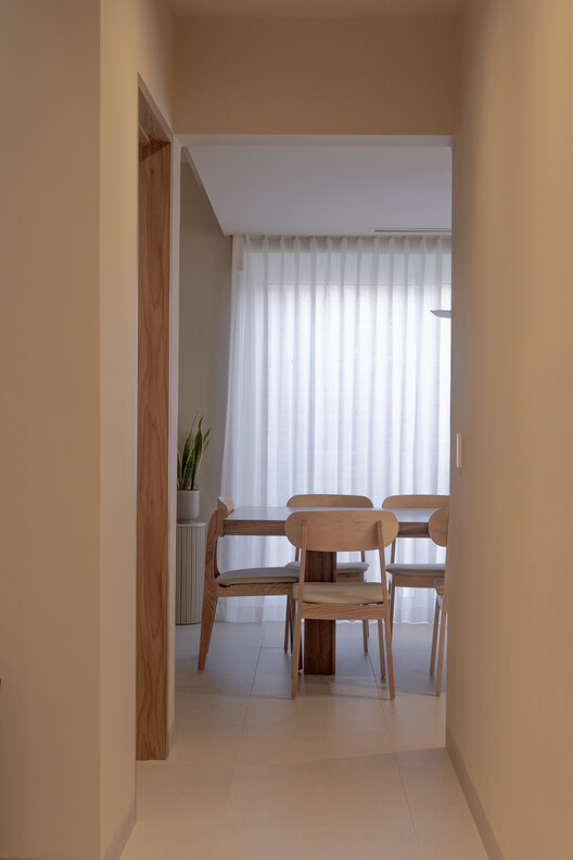 Casa dieciocho / Pereda Han Estudio Casa dieciocho / Pereda Han Estudio - Fotografía interior, Comedor, Madera, Iluminación, Vidrio, Sillas