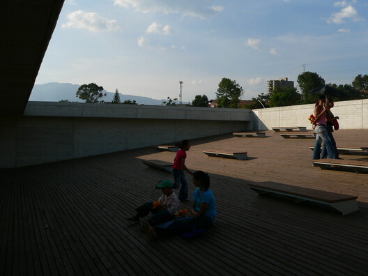 From the Courtyard to the Neighborhood: Latin American Lessons on Collective Placemaking - Image 7 of 10