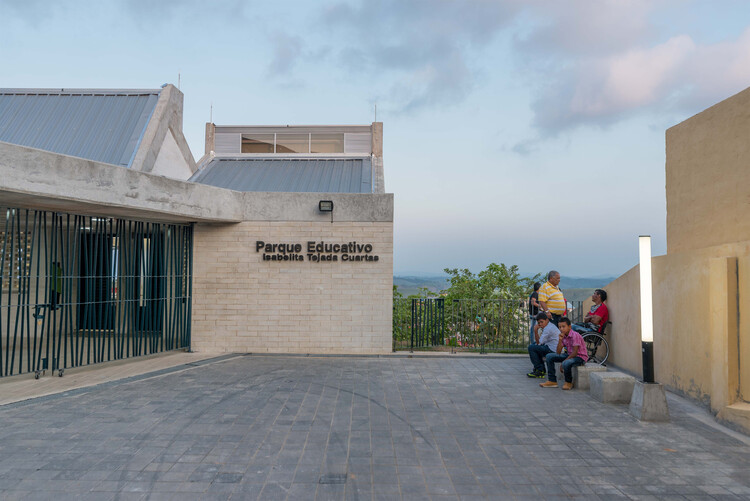 De la terraza al barrio: lecciones desde América Latina sobre la construcción colectiva del lugar - Imagen 4 de 10