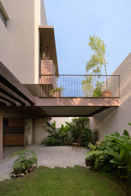 Casa Paseo de la Cantera / Estudio Antumbra - Imagen 2 de 22