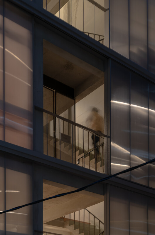 Nova Contemporary Gallery / Skarn Chaiyawat - Interior Photography, Glass