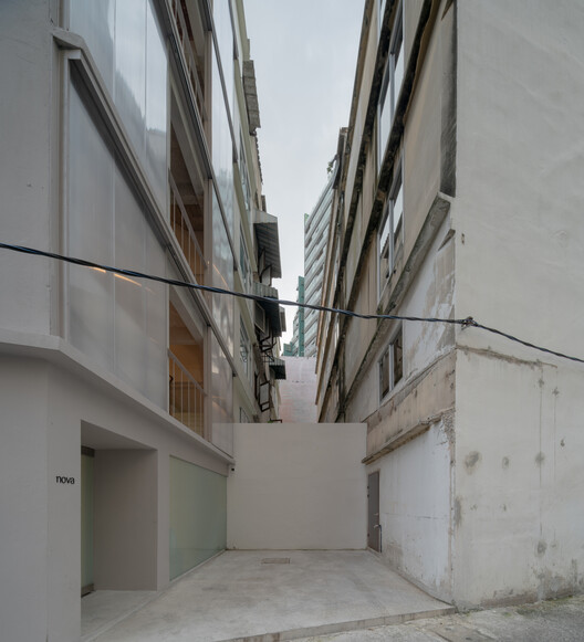 Nova Contemporary Gallery / Skarn Chaiyawat - Interior Photography, Gallery, Balcony