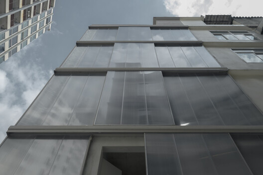 Nova Contemporary Gallery / Skarn Chaiyawat - Interior Photography, Glass, Balcony