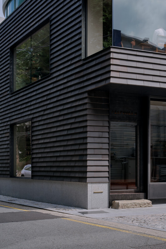 Perfumer H Seoul / Chakchak Studio - Exterior Photography