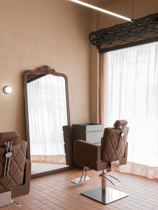 Marcia Leal Hair Studio / Sarturi Gumz Arquitetos Marcia Leal Hair Studio / Sarturi Gumz Arquitetos - Interior Photography, Chair