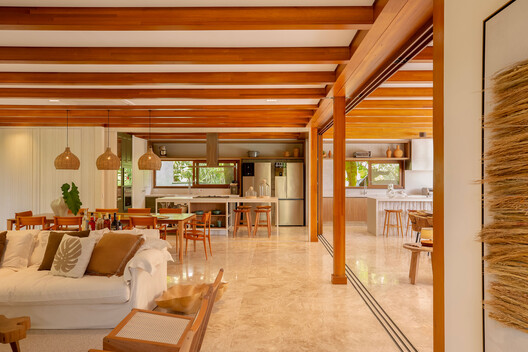 Casa Maré / Sonne Müller Arquitetos - Fotografia de Interiores, Madeira, Iluminação, Mesa, Viga, Cadeira