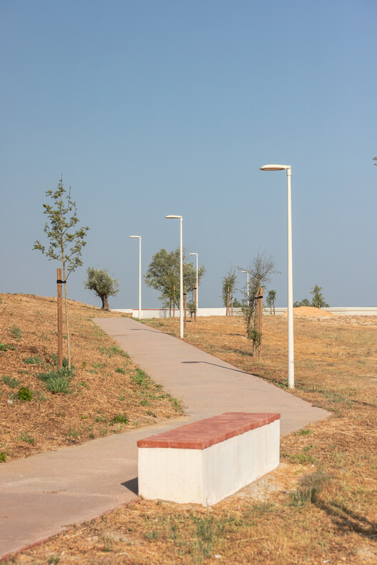 Universal Accessibility  - Coruche / CVDB arquitectos + HAHA Arquitectura Paisagista - Exterior Photography