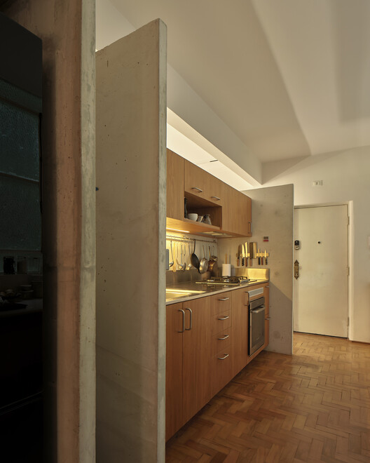 Apartamento São Nicolau / Pianca Arquitetura + Sabiá Arquitetos + Undiú - Fotografia de Interiores, Cozinha, Madeira, Bancada, Iluminação