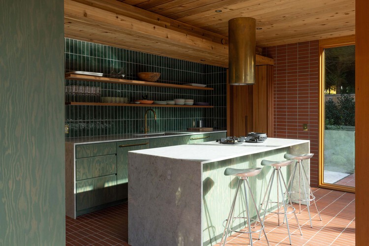 Casa Osler / Scott and Scott Architects - Fotografia de Interiores, Cozinha, Madeira, Bancada, Vidro, Cadeira