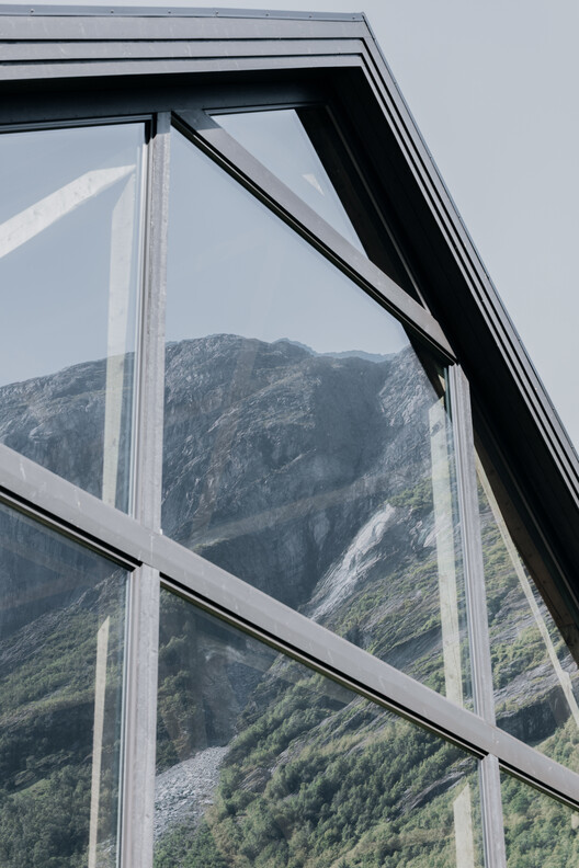 21-24 Nikkakjøkken Restaurant / OFFICE INAINN - Image 14 of 27