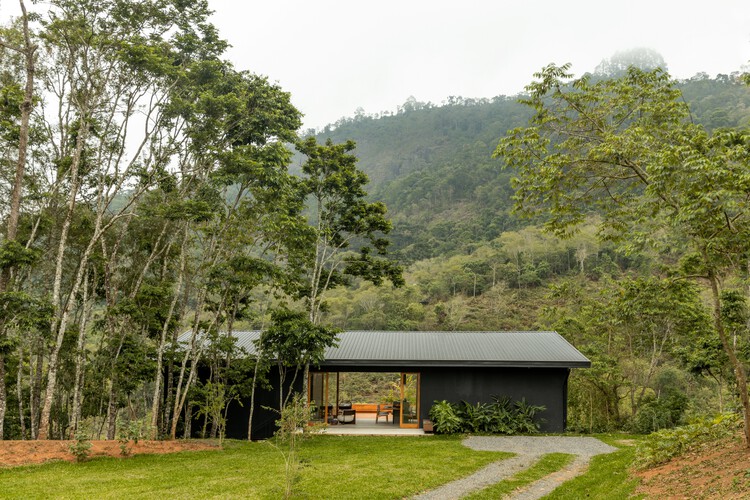 Chalet del Bosque / Angá Arquitetura - Imagen 1 de 25