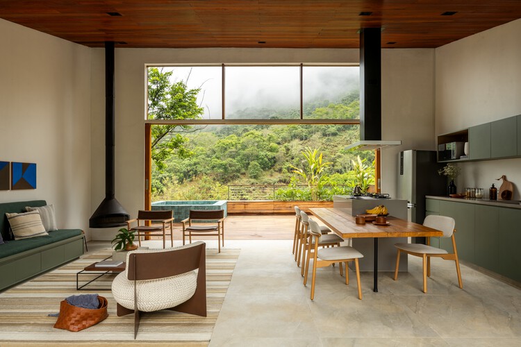 Chalet del Bosque / Angá Arquitetura - fotografía de interiores, restaurante, madera, mesas, sillas, iluminación, vidrios