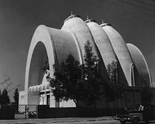 Architecture as Nation-Building: Modernism and Independence in Africa - Image 11 of 13