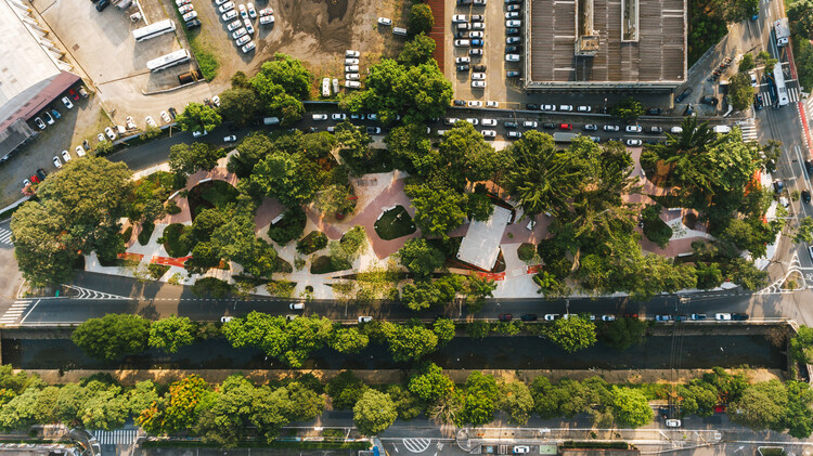 Mashiach Now Square / Natureza Urbana - Square