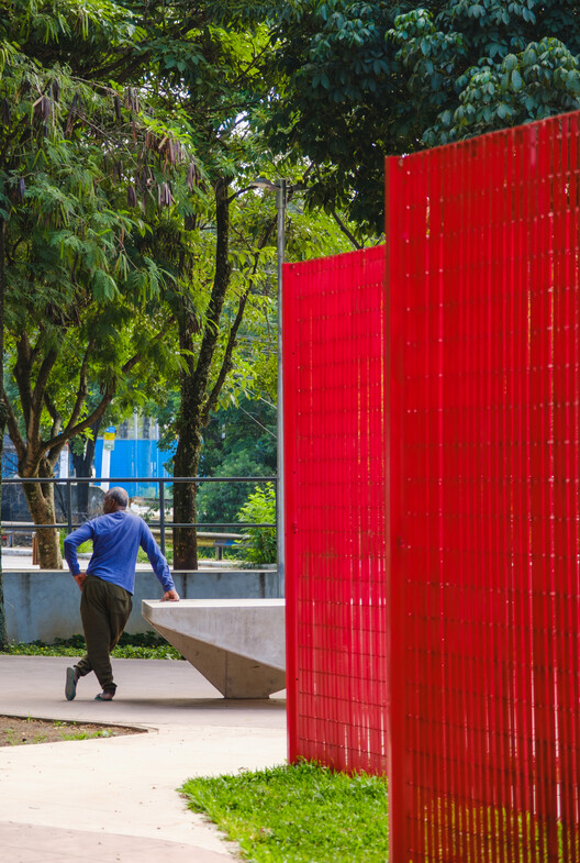 Mashiach Now Square / Natureza Urbana - Interior Photography