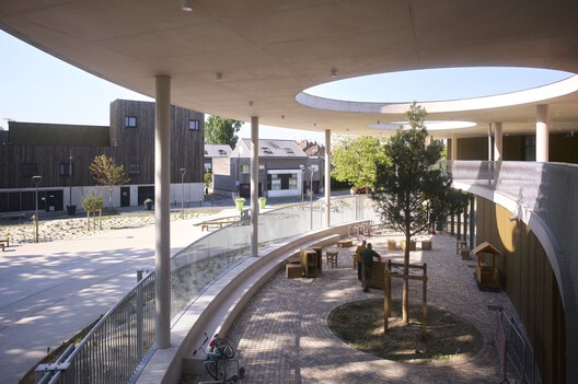 School in Dunkerque / TANK Architectes - Interior Photography, Concrete