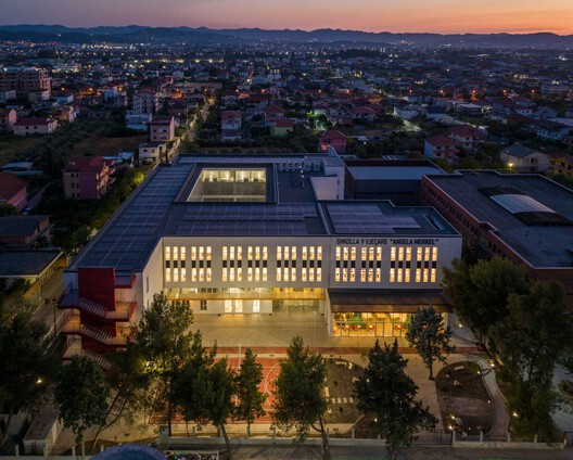 Angela Merkel School / Commonsense Studio - Exterior Photography