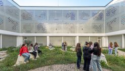 Angela Merkel School / Commonsense Studio