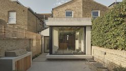 Loggia House / House of EM