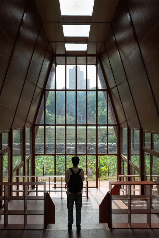 House of Knowledge / Christoph Hesse Architects - Interior Photography, Wood, Glass