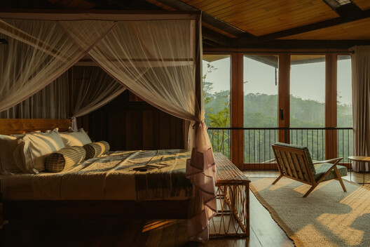 Round House Estate Bungalow at Ahangama / Narein Perera - Interior Photography, Bedroom, Wood, Bed, Balcony, Chair