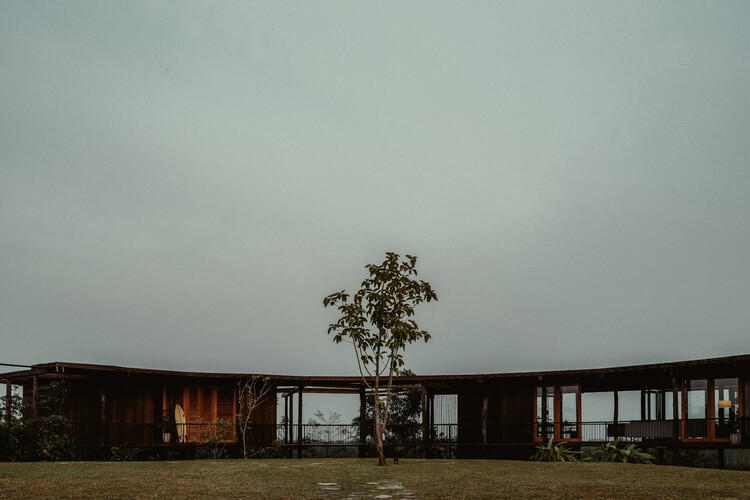 Round House Estate Bungalow at Ahangama / Narein Perera - Image 3 of 22