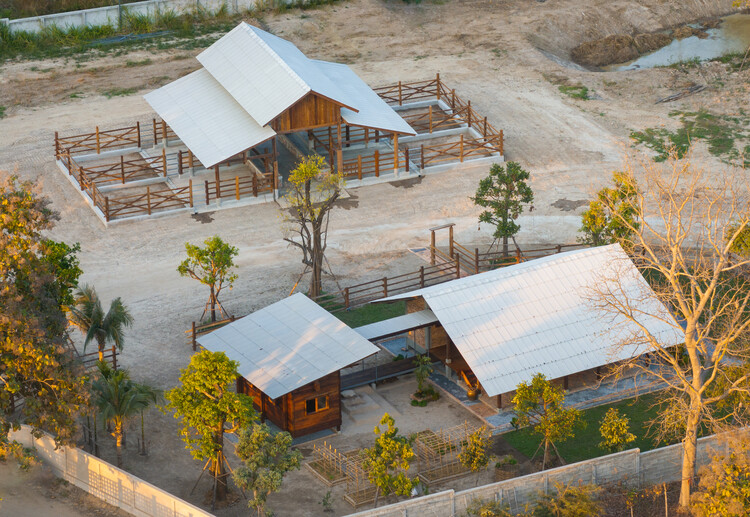 Nok-Khok House / Yangnar Studio - Exterior Photography, Houses, Beam