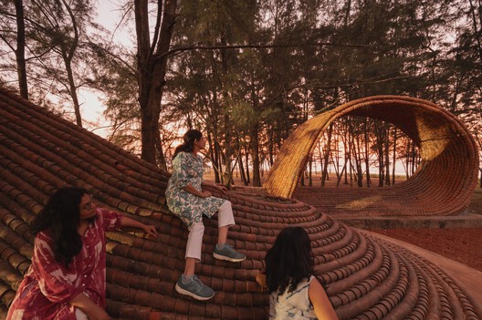 Kulhad Pavilion / Wallmakers - Interior Photography, Wood