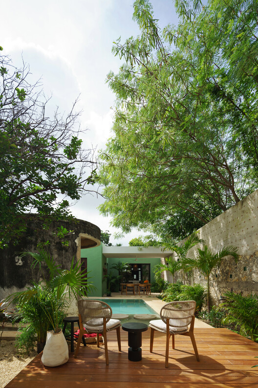 Casa More / Workshop Diseño y Construcción Casa More / Workshop Diseño y Construcción - Fotografía exterior, Patio interior, Sillas, Patio