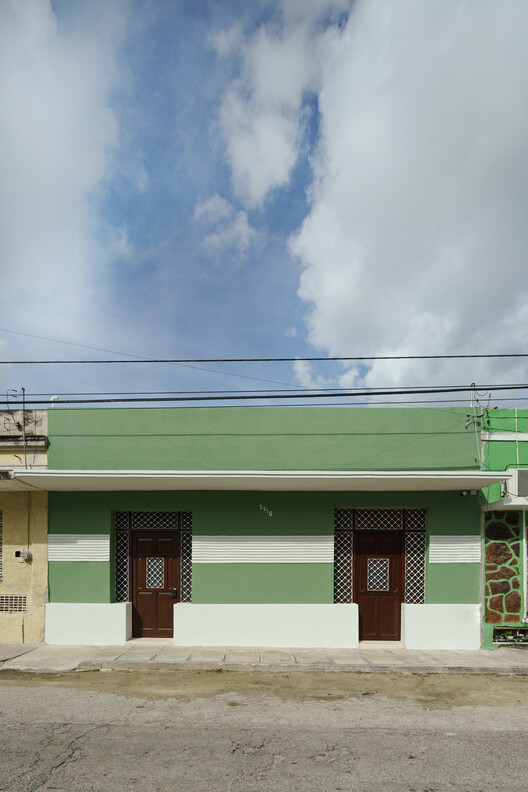 Casa More / Taller de Diseño y Construcción - Fotografía Exterior, Puertas, Concreto