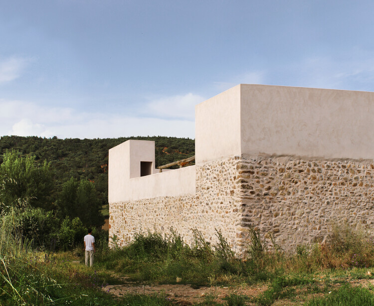 Casa Vacía – refugio de temporada en Soto de Sepúlveda, Segovia / estudio 22 - Imagen 1 de 32