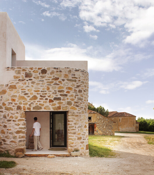 Casa Vacía – refugio de temporada en Soto de Sepúlveda, Segovia / estudio 22 – fotografía exterior, ladrillo