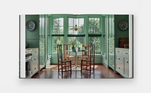 Summer by the Sea: Cottages from Watch Hill to Little Compton - Image 5 of 7