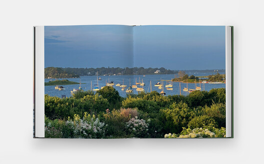 Summer by the Sea: Cottages from Watch Hill to Little Compton - Image 3 of 7