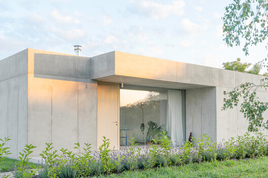 House on the Edge of the Plain / Skupaj Arhitekti - Exterior Photography, Concrete